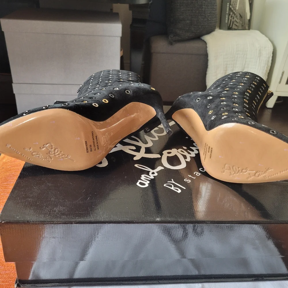 **HP** ALICE + OLIVIA Boots - Picture 10 of 11